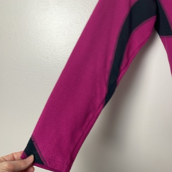 Under Armour Fleece Quarter-Zip Sweatshirt | Pink & Black | Size Medium - Picture 4 of 9